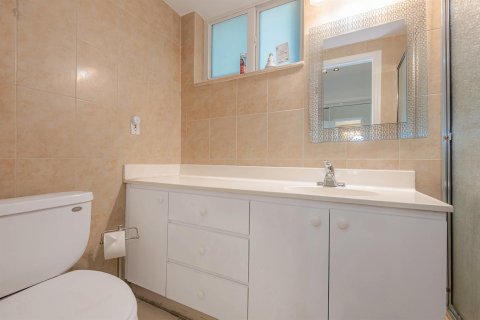 Copropriété à louer à Hallandale Beach, Floride: 2 chambres, 128.76 m2 № 2154639 - photo 27