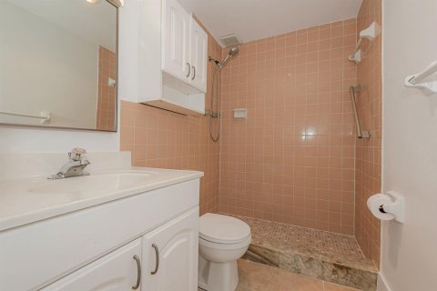 Copropriété à louer à Hallandale Beach, Floride: 2 chambres, 128.76 m2 № 2154639 - photo 4