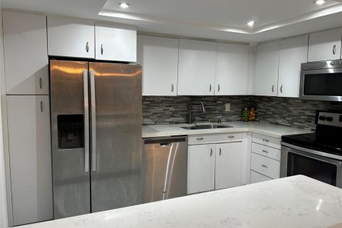 Copropriété à louer à Hallandale Beach, Floride: 2 chambres, 128.76 m2 № 2154639 - photo 11