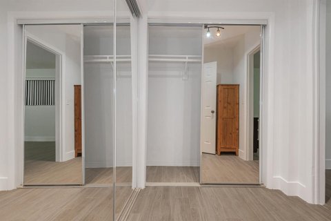 Copropriété à louer à Hallandale Beach, Floride: 2 chambres, 128.76 m2 № 2154639 - photo 29