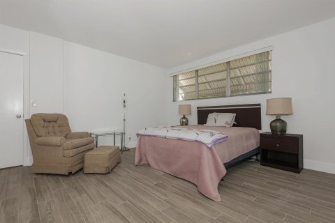 Copropriété à louer à Hallandale Beach, Floride: 2 chambres, 128.76 m2 № 2154639 - photo 24