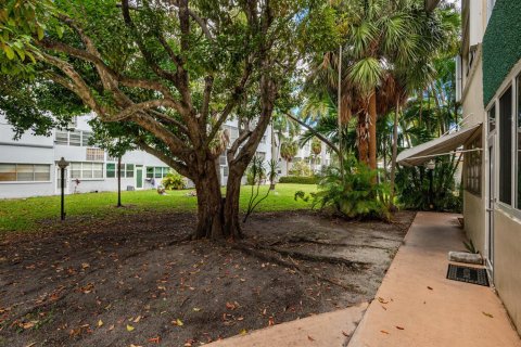 Copropriété à louer à Hallandale Beach, Floride: 2 chambres, 128.76 m2 № 2154639 - photo 8