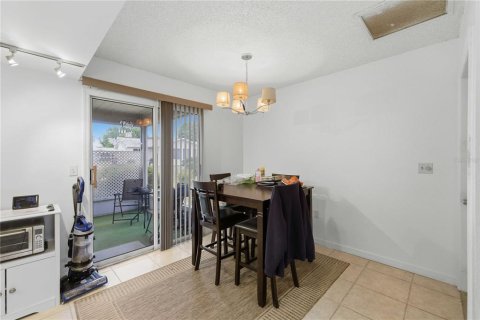 House in Ocala, Florida 2 bedrooms, 92.16 sq.m. № 2222603 - photo 13