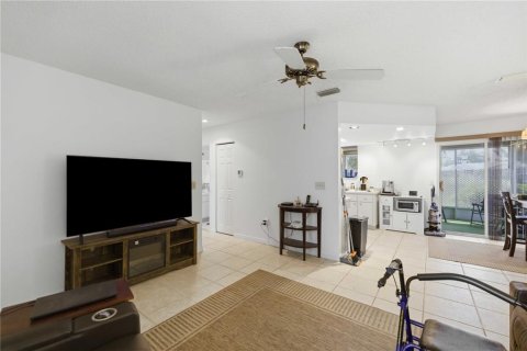 House in Ocala, Florida 2 bedrooms, 92.16 sq.m. № 2222603 - photo 10