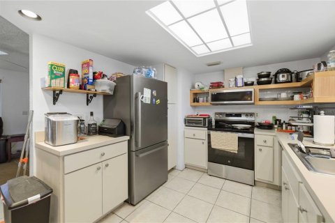 House in Ocala, Florida 2 bedrooms, 92.16 sq.m. № 2222603 - photo 11