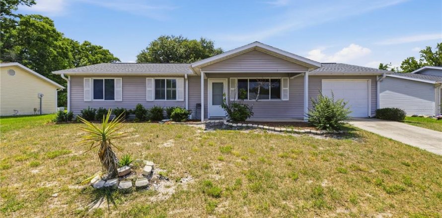 House in Ocala, Florida 2 bedrooms, 92.16 sq.m. № 2222603