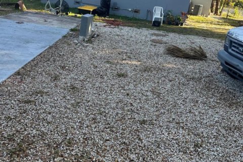 House in North Miami, Florida 3 bedrooms, 92.9 sq.m. № 2031126 - photo 3