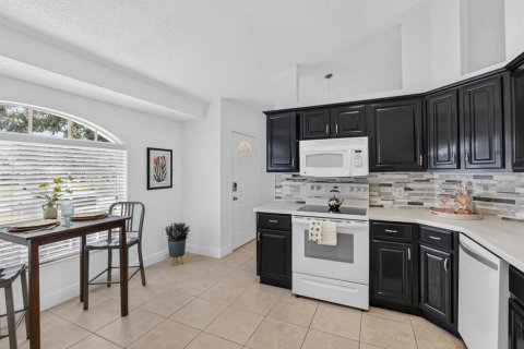 Casa en venta en Apopka, Florida, 3 dormitorios, 116.31 m2 № 2384096 - foto 11