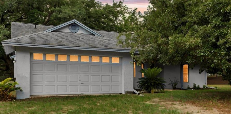 House in Winter Garden, Florida 3 bedrooms, 126.72 sq.m. № 2107550