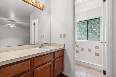 House in Winter Garden, Florida 3 bedrooms, 126.72 sq.m. № 2107550 - photo 25