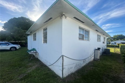 Купить виллу или дом в Майами, Флорида 3 спальни, 119.29м2, № 1796396 - фото 7