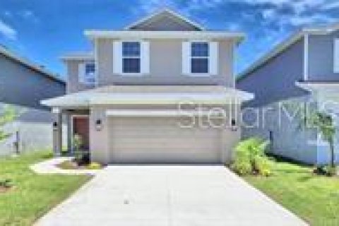 House in Winter Haven, Florida 4 bedrooms, 204.57 sq.m. № 1724661 - photo 1