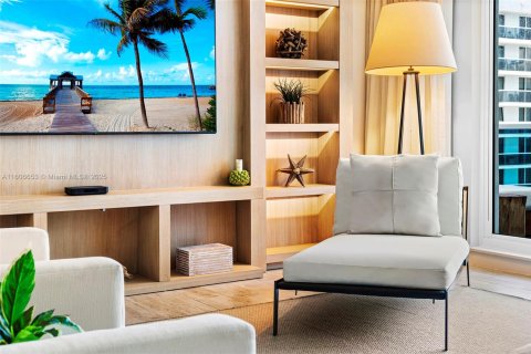 Condo in Miami Beach, Florida, 2 bedrooms  № 2022963 - photo 8