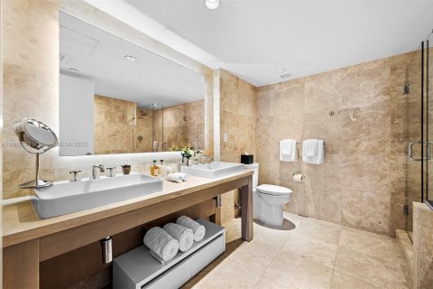 Condo in Miami Beach, Florida, 2 bedrooms  № 2022963 - photo 21