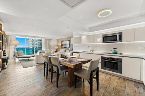 Condo in Miami Beach, Florida, 2 bedrooms  № 2022963 - photo 14