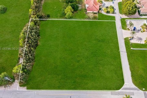 Terreno en venta en Southwest Ranches, Florida № 2002824 - foto 2