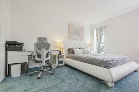 Condo in Miami Beach, Florida, 2 bedrooms  № 1997974 - photo 7