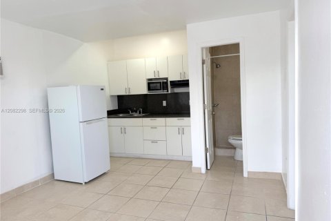 Villa ou maison à louer à Miami, Floride: 1 chambre № 2346381 - photo 4