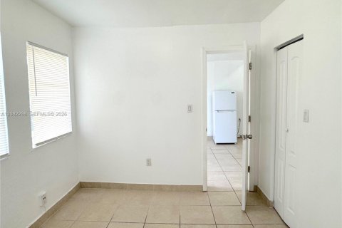 Villa ou maison à louer à Miami, Floride: 1 chambre № 2346381 - photo 6