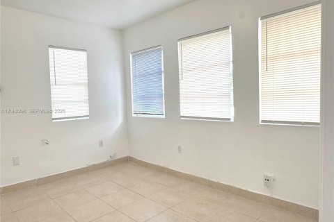 Villa ou maison à louer à Miami, Floride: 1 chambre № 2346381 - photo 5