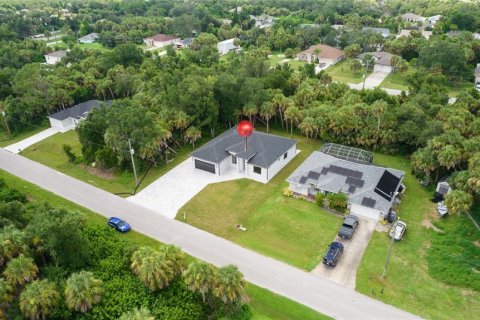 House in North Port, Florida 3 bedrooms, 180.51 sq.m. № 1912111 - photo 6