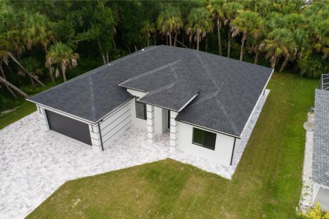 House in North Port, Florida 3 bedrooms, 180.51 sq.m. № 1912111 - photo 7