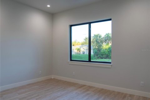 House in North Port, Florida 3 bedrooms, 180.51 sq.m. № 1912111 - photo 27
