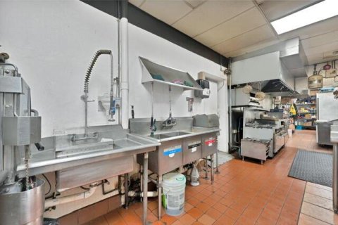Propiedad comercial en venta en Fort Lauderdale, Florida № 2147057 - foto 18