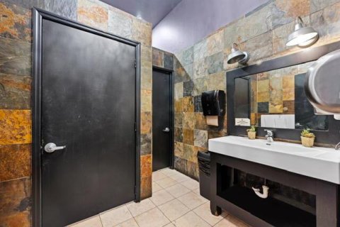 Propiedad comercial en venta en Fort Lauderdale, Florida № 2147057 - foto 22