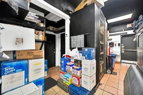 Propiedad comercial en venta en Fort Lauderdale, Florida № 2147057 - foto 17
