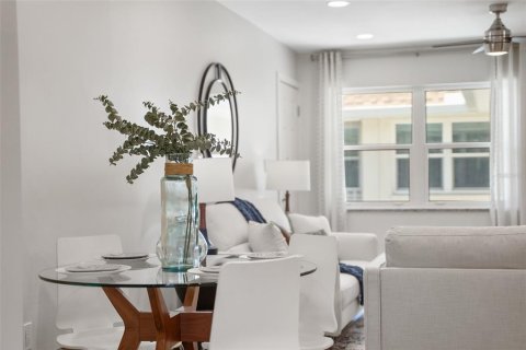 Condominio en venta en Saint Pete Beach, Florida, 2 dormitorios, 93.83 m2 № 1649164 - foto 5