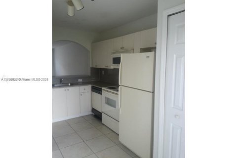 Condo in Homestead, Florida, 2 bedrooms  № 1763622 - photo 3
