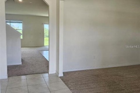 House in Lake Alfred, Florida 5 bedrooms, 241.64 sq.m. № 1912010 - photo 2