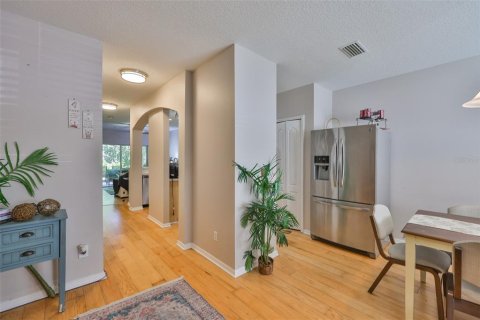 Townhouse in Fish Hawk, Florida 2 bedrooms, 128.48 sq.m. № 1789160 - photo 9