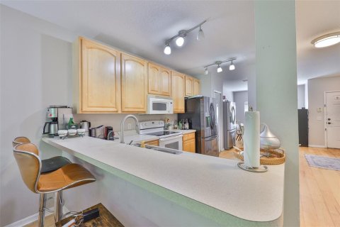 Townhouse in Fish Hawk, Florida 2 bedrooms, 128.48 sq.m. № 1789160 - photo 11