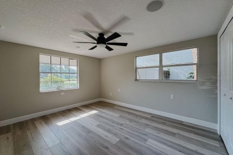 House in Tarpon Springs, Florida 4 bedrooms, 183.11 sq.m. № 1834849 - photo 10