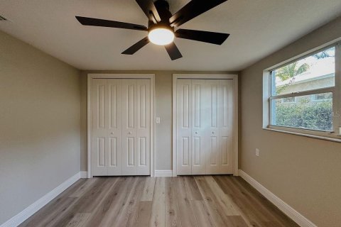 House in Tarpon Springs, Florida 4 bedrooms, 183.11 sq.m. № 1834849 - photo 21