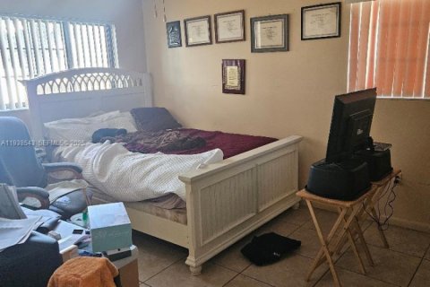 Купить кондоминиум в Хайалиа, Флорида 2 спальни, 80.82м2, № 2088552 - фото 6