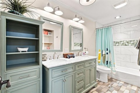 Casa en venta en Lakeland, Florida, 5 dormitorios, 342.9 m2 № 2345557 - foto 19