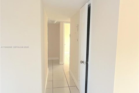 Снять в аренду кондоминиум в Хайалиа, Флорида 3 спальни, 83.61м2, № 2005587 - фото 15