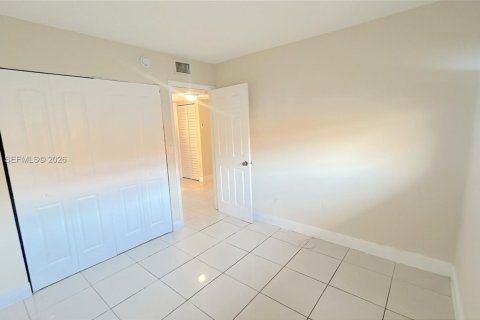 Снять в аренду кондоминиум в Хайалиа, Флорида 3 спальни, 83.61м2, № 2005587 - фото 11