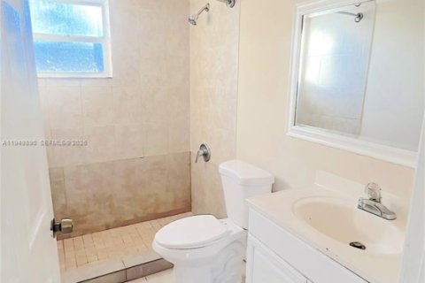 Снять в аренду кондоминиум в Хайалиа, Флорида 3 спальни, 83.61м2, № 2005587 - фото 13