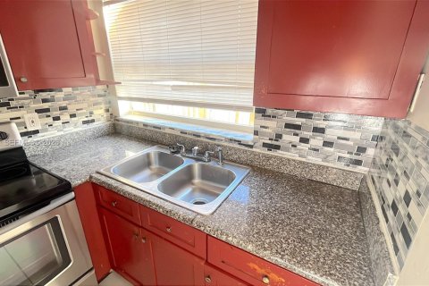 Снять в аренду кондоминиум в Хайалиа, Флорида 3 спальни, 83.61м2, № 2005587 - фото 18