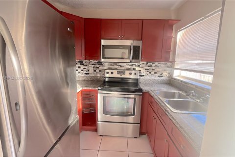 Снять в аренду кондоминиум в Хайалиа, Флорида 3 спальни, 83.61м2, № 2005587 - фото 16