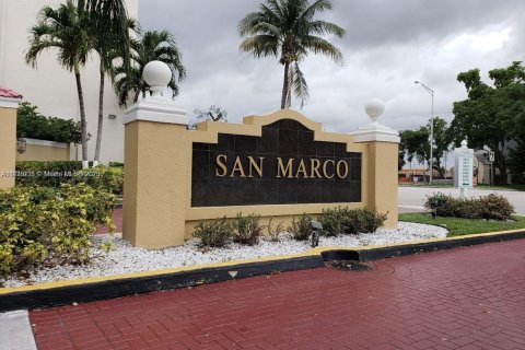 Condominio en venta en Miami, Florida, 1 dormitorio, 63.17 m2 № 1830718 - foto 1
