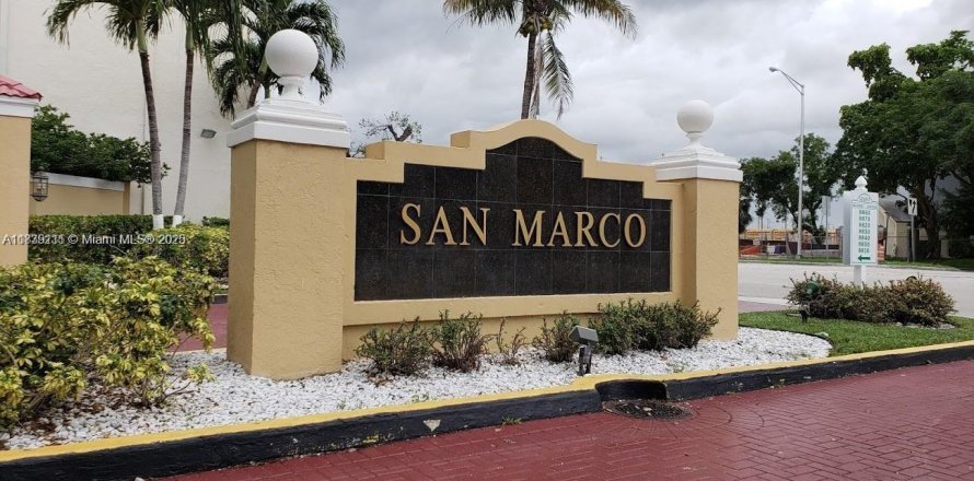 Condominio en Miami, Florida, 1 dormitorio  № 1830718