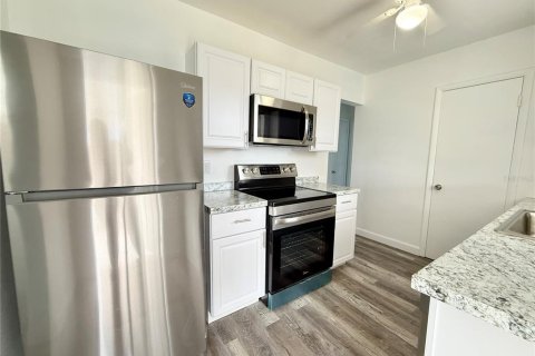 House in Port Charlotte, Florida 2 bedrooms, 102.19 sq.m. № 1775098 - photo 11