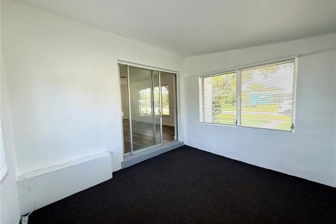 House in Port Charlotte, Florida 2 bedrooms, 102.19 sq.m. № 1775098 - photo 19