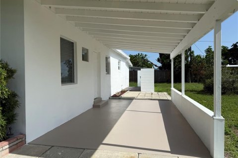 House in Port Charlotte, Florida 2 bedrooms, 102.19 sq.m. № 1775098 - photo 21