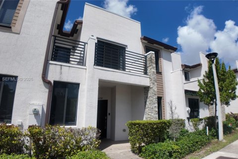 Купить виллу или дом в Майами, Флорида 3 спальни, 154.4м2, № 2052428 - фото 2